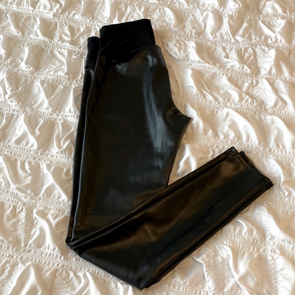 Black faux leather leggings high waist